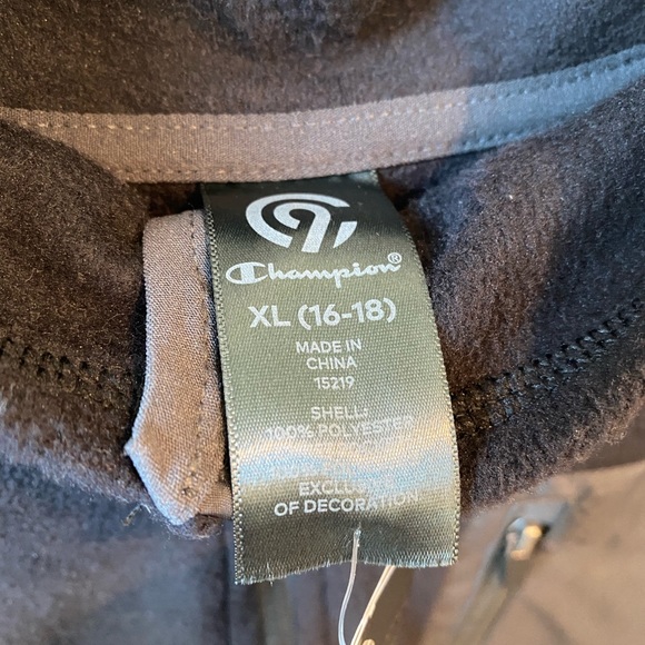 Champion Youth Fleece Pull Over **New with Tags** (XL) - Picture 3 of 3